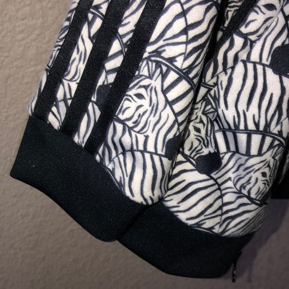 🎉Host Pick🎉 Adidas Zebra 🦓 Girls Jacket - Picture 5 of 16